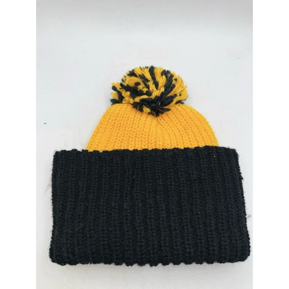 Vintage Style 1982 Universal Studios ET Movie Patch Pom Knitted Beanie Hat